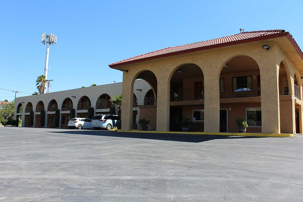 Cajon Pass Inn - Front of property