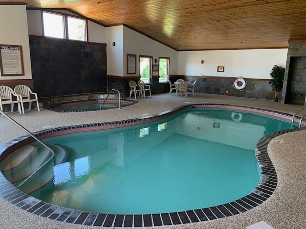 Country Inn Deerwood - Indoor Pool