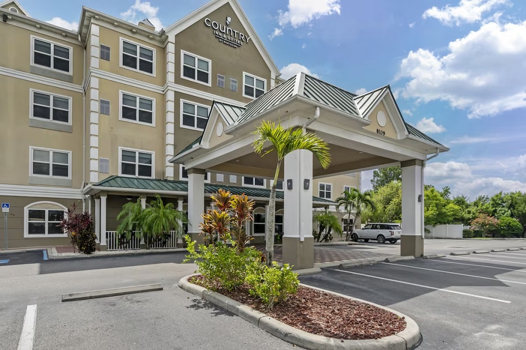 Country Inn & Suites by Radisson, Tampa Airport North - Exterior