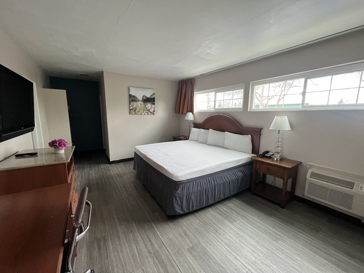 University Inn Chico - Single Beds