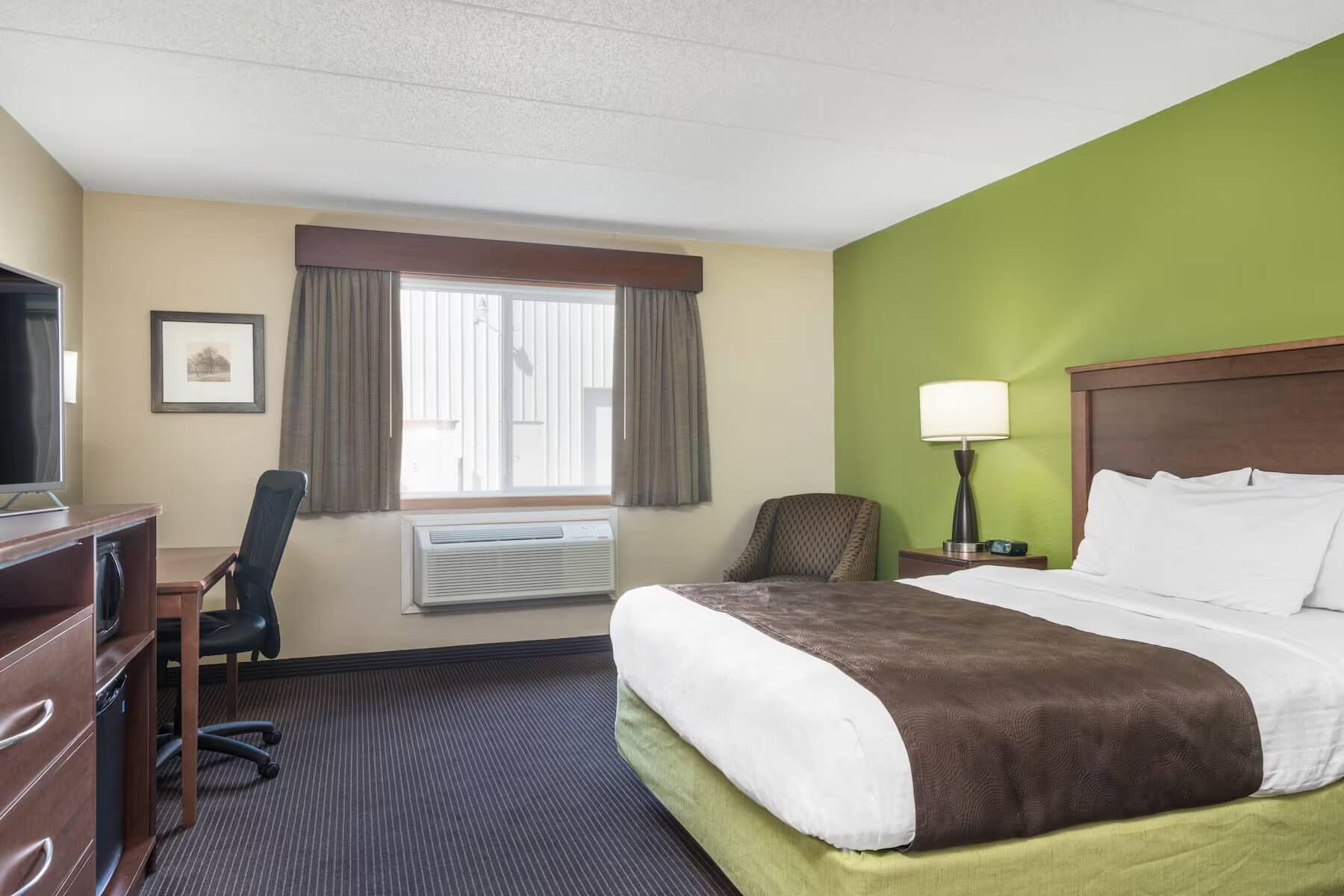 AmericInn by Wyndham Little Falls - Single Bedroom-1