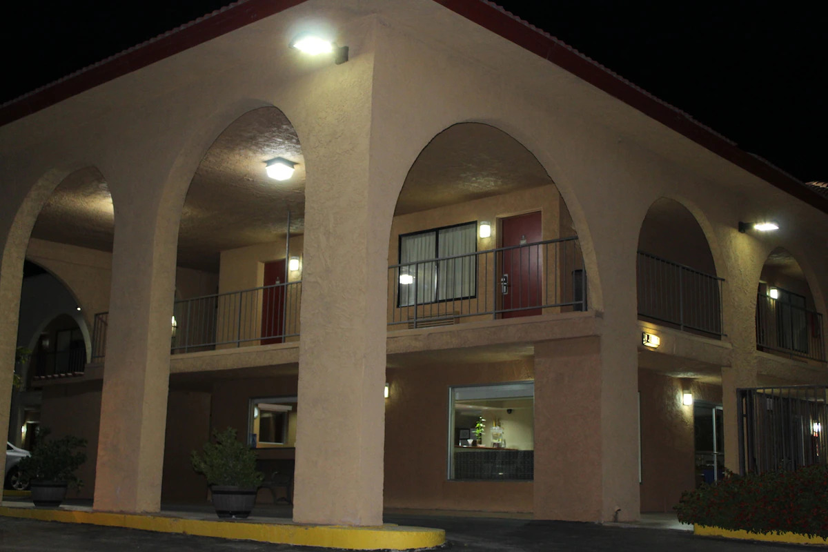 Cajon Pass Inn - Front of property – evening/night