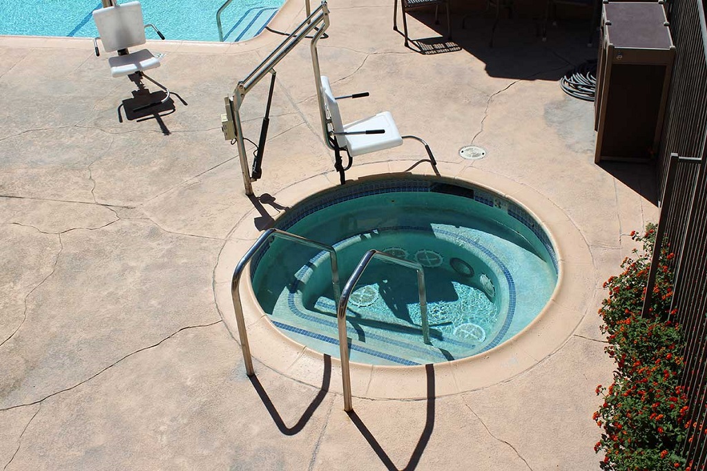 Cajon Pass Inn - Outdoor pool-2