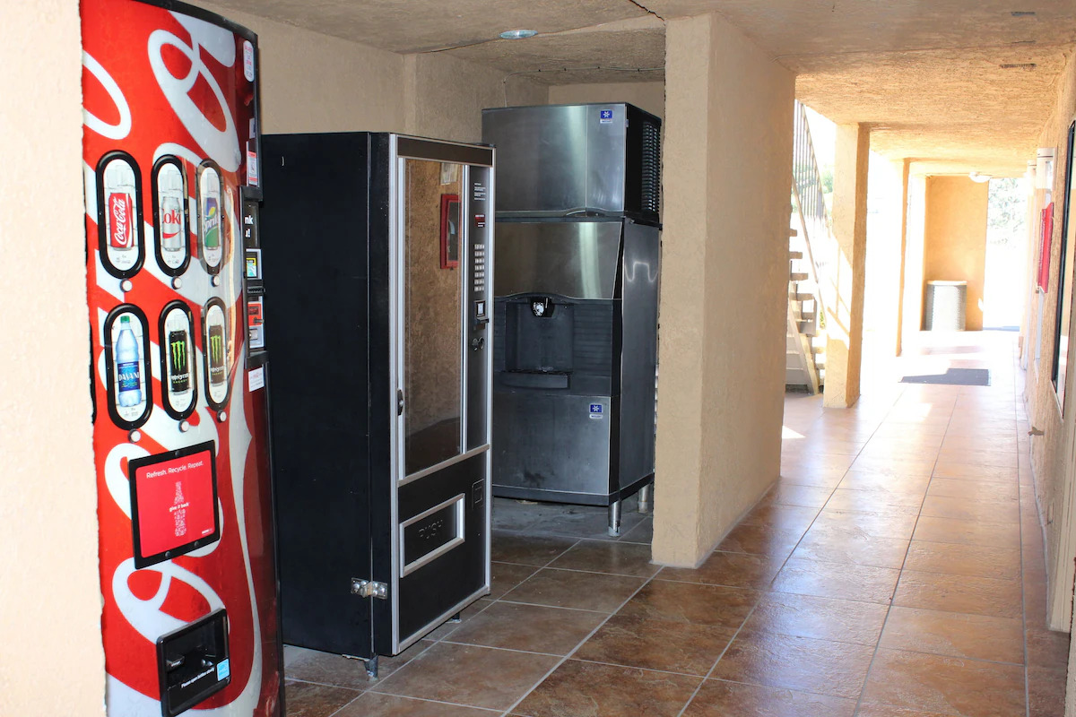 Cajon Pass Inn - Vending Machine