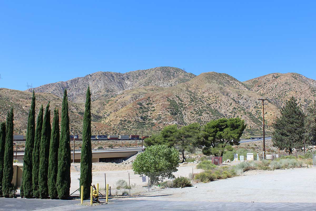 Cajon Pass Inn - Exterior