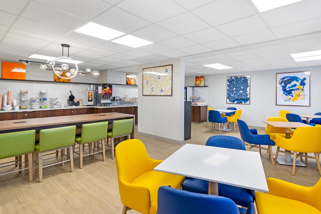 Comfort Suites Northside Hospital Gwinnett- Breakfast Area-1