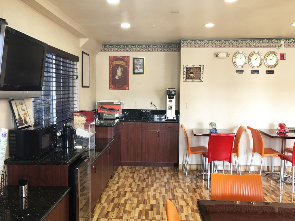 Executive Inn Westley - Breakfast Area-2