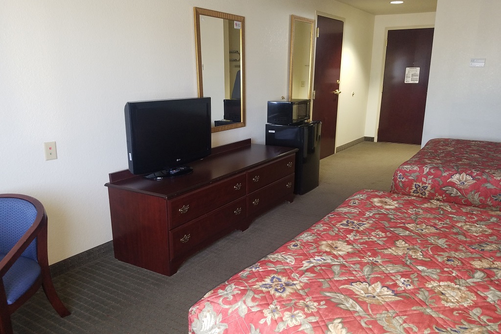 HomeTown Hotel - Double Beds Room-2