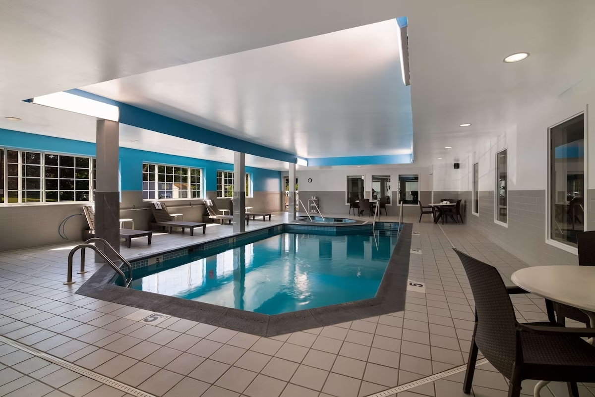 Sleep Inn Manchester Airport - Indoor Pool